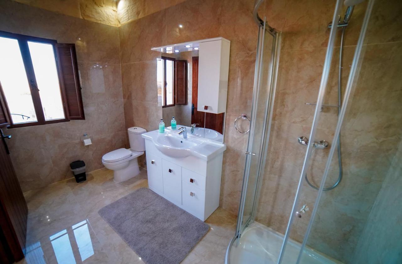 Sant Anton Tal-Qabbieza Farmhouse Kercem Luaran gambar